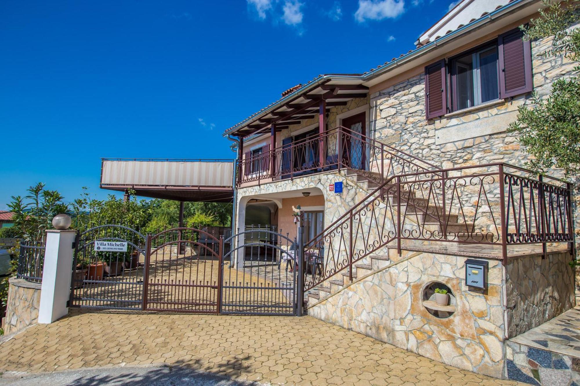 Villa Michelle Karojba Exterior foto