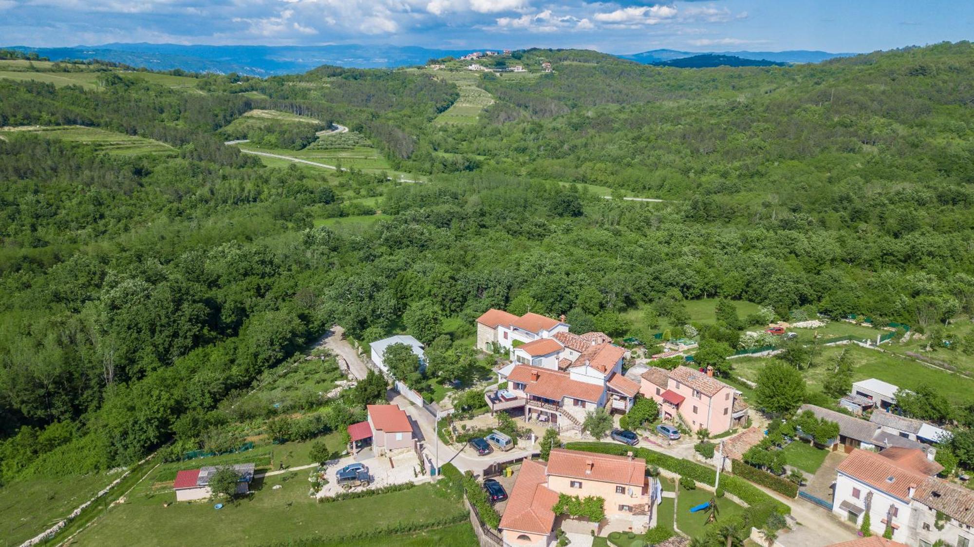 Villa Michelle Karojba Exterior foto
