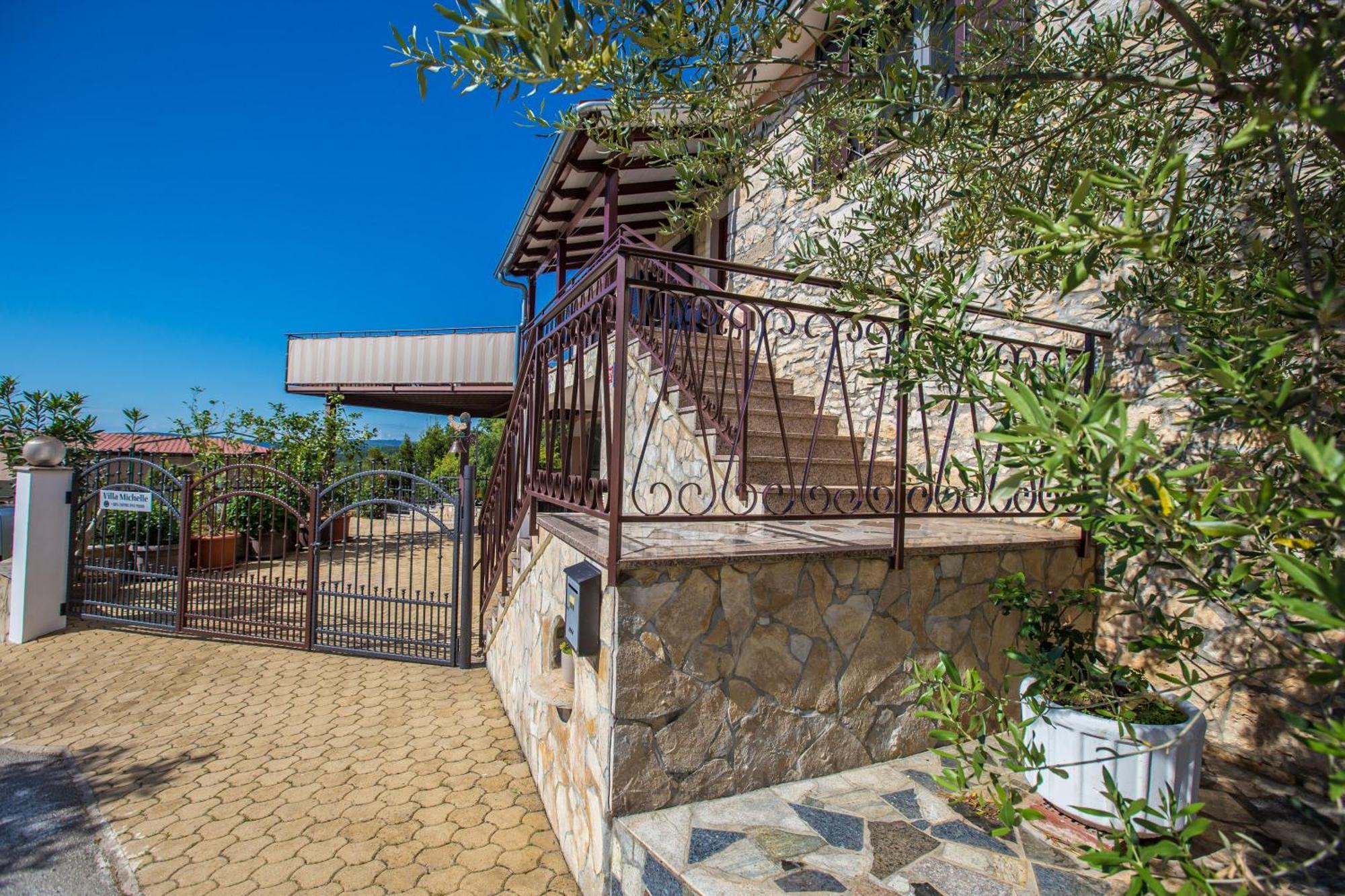 Villa Michelle Karojba Exterior foto